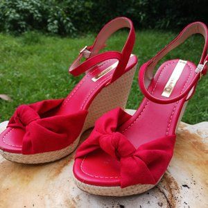 Red platform shoes from Moleca